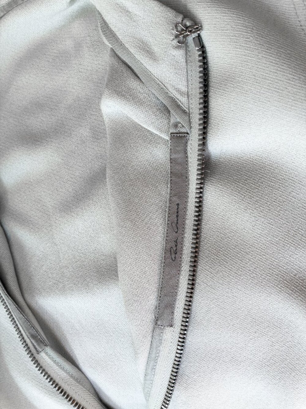 Rick Owens "Walrus" Sleeveless Zip-Front Pearl Grey Top - Picture 9 of 12
